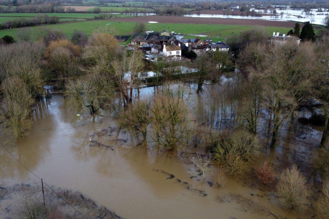 Uk Weather Seven Flood Warnings Remain In Place Around Doncaster